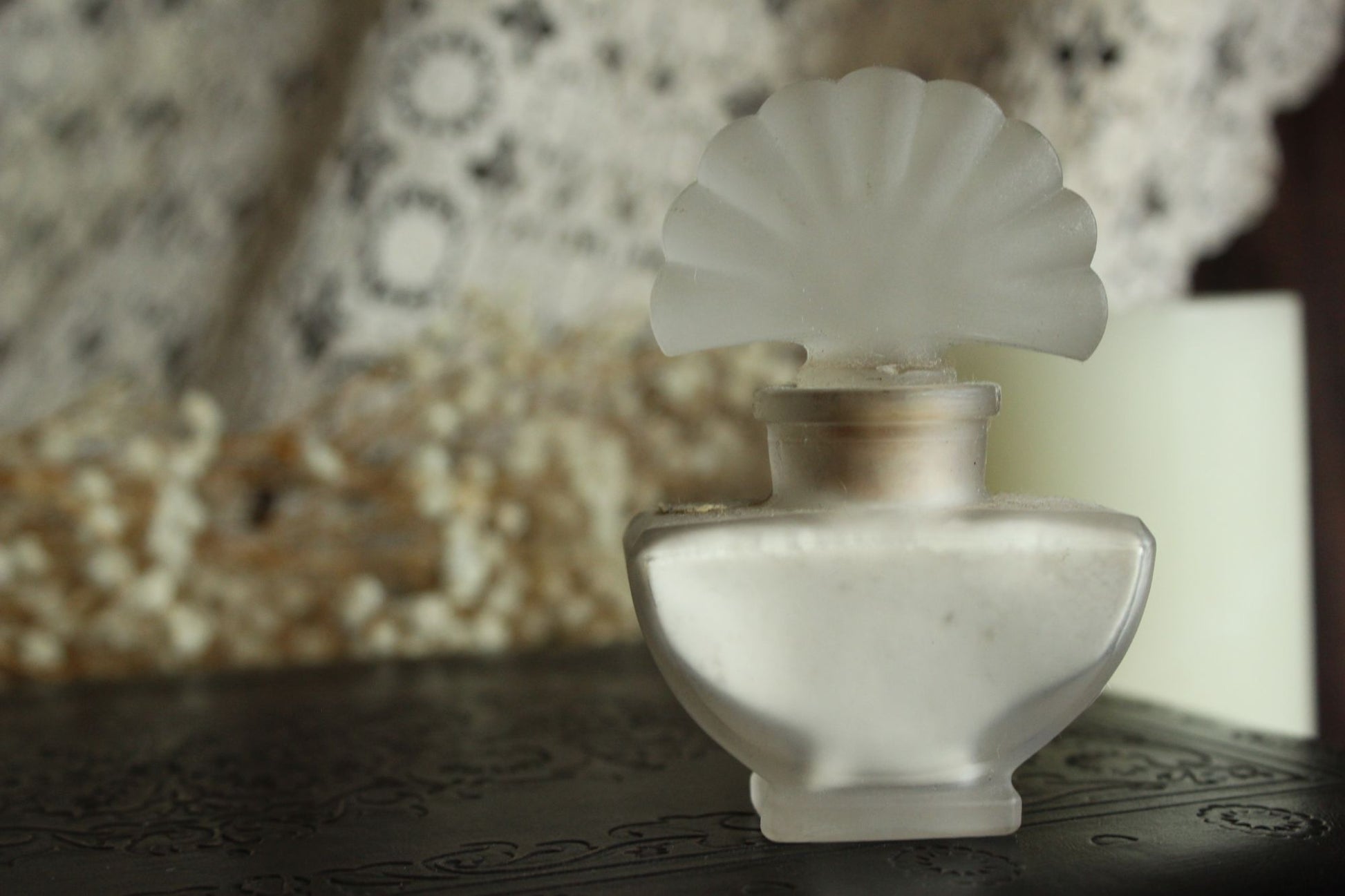 1940s Bourjois Mais Oui Perfumed Talc