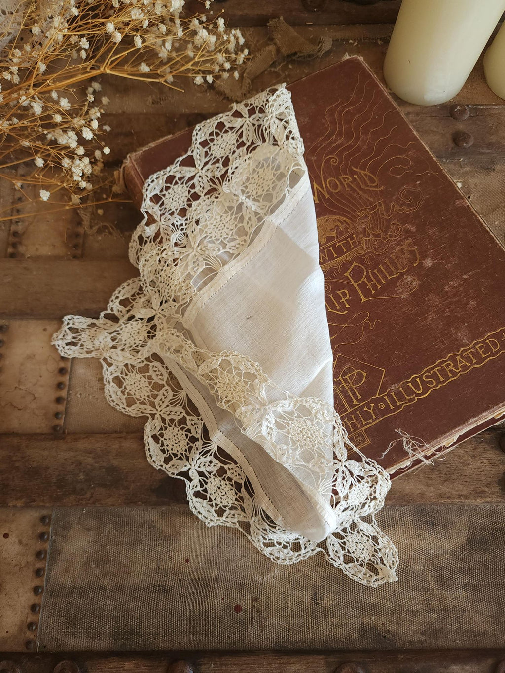 Vintage Antique 1910s Linen Handkerchief with Handmade Lace Border