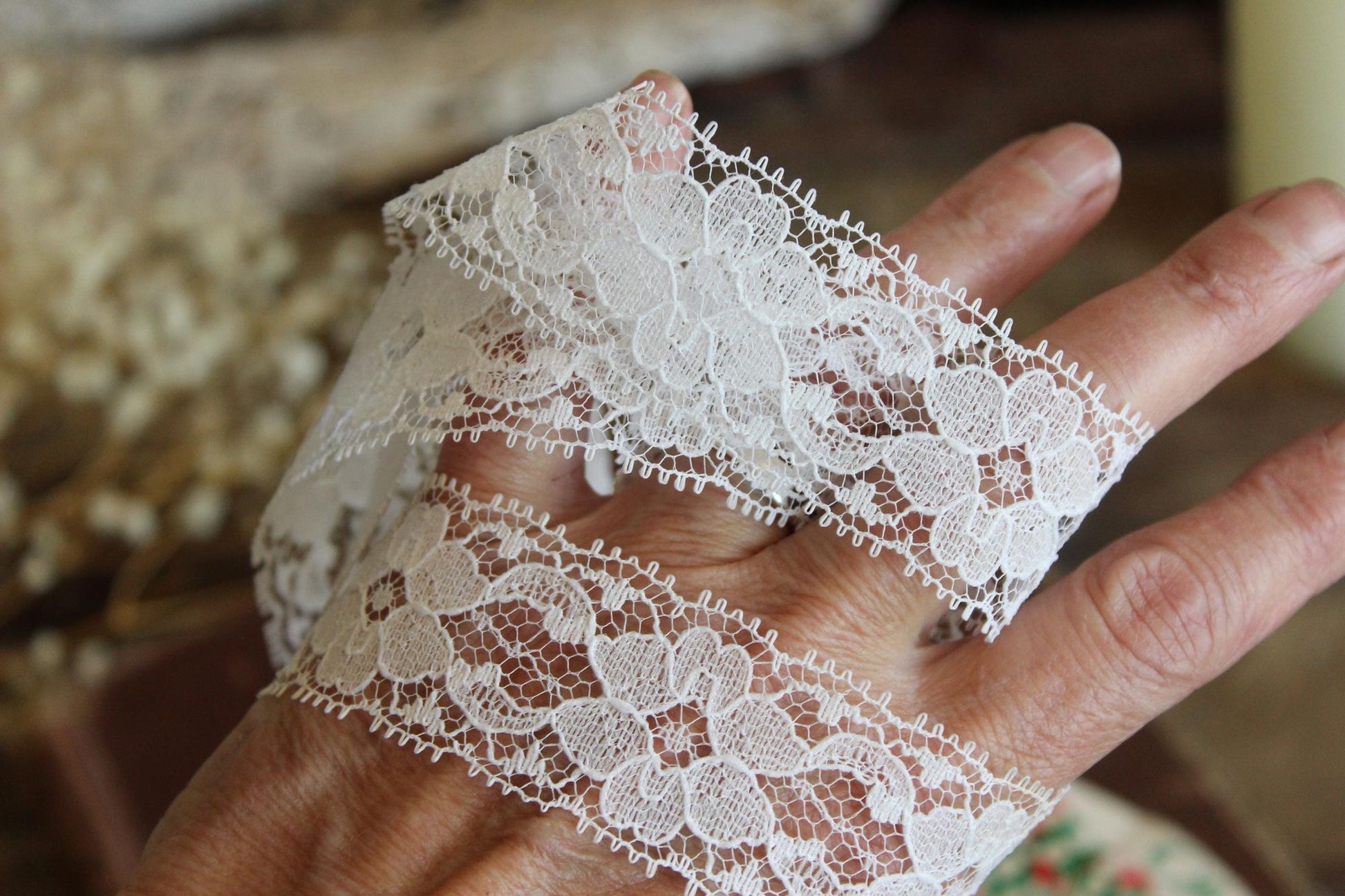 Vintage 1980s White Raschel Floral Lace Trim, Offray 3 Yards, 1.25" Wide