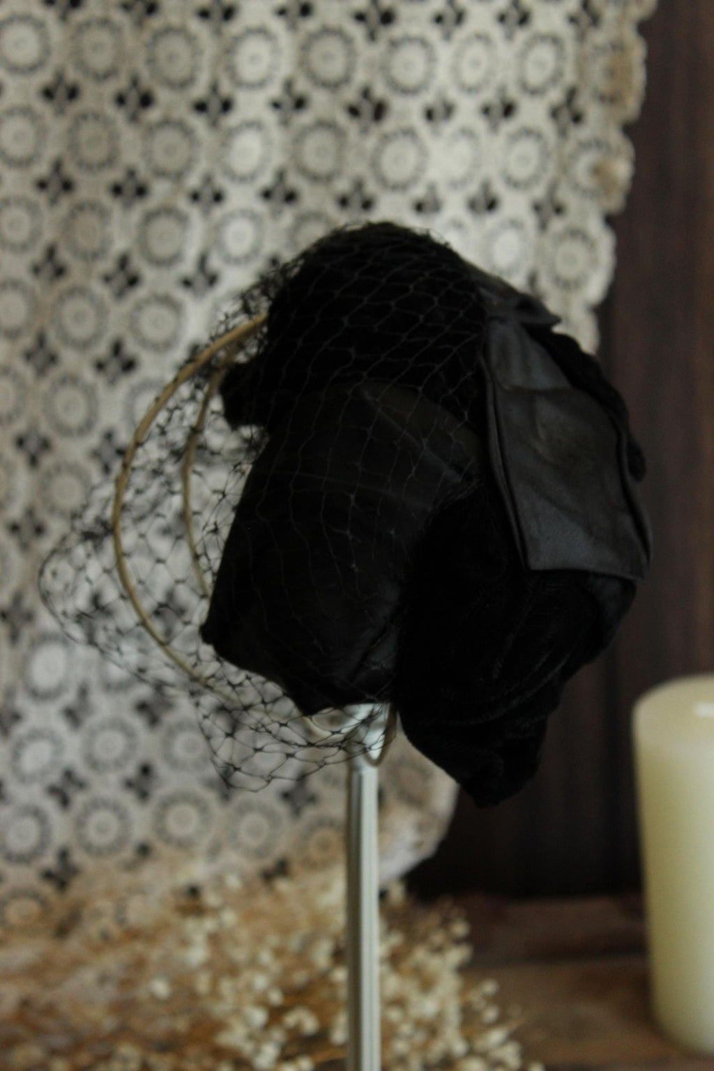 Vintage 1950s Black Satin and Velvet Curvette Hat With Birdcage Veil,