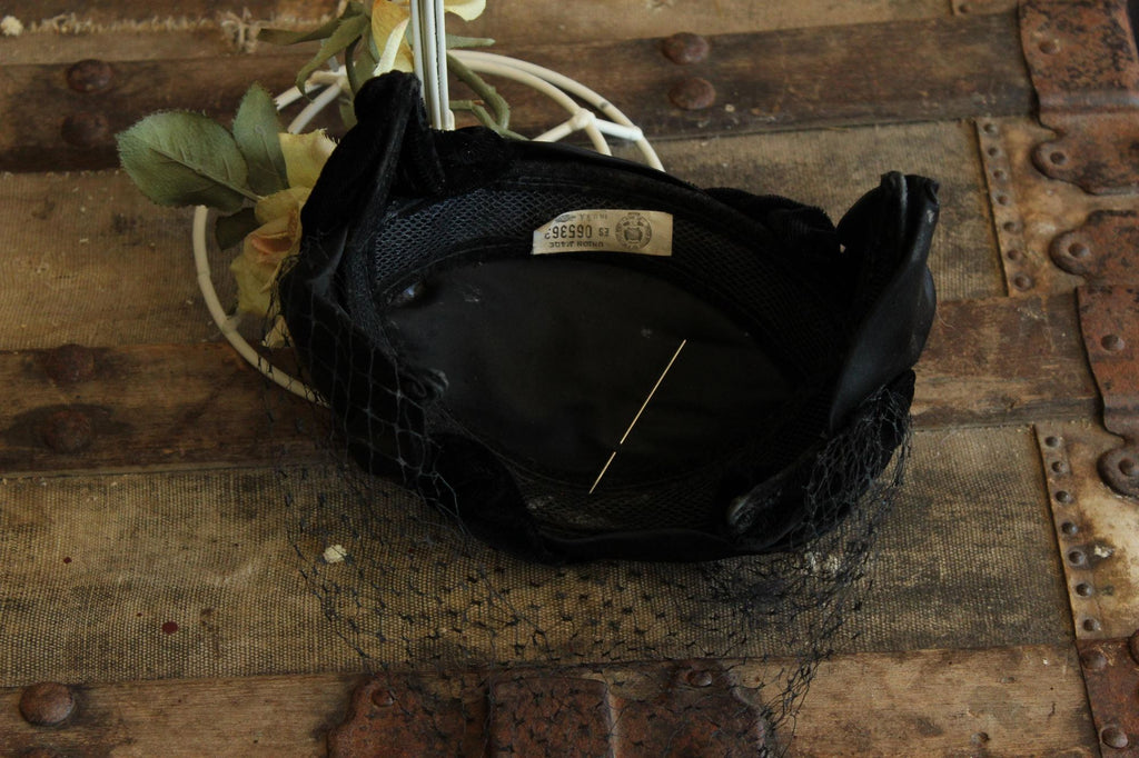 Vintage 1950s Black Satin and Velvet Curvette Hat With Birdcage Veil,