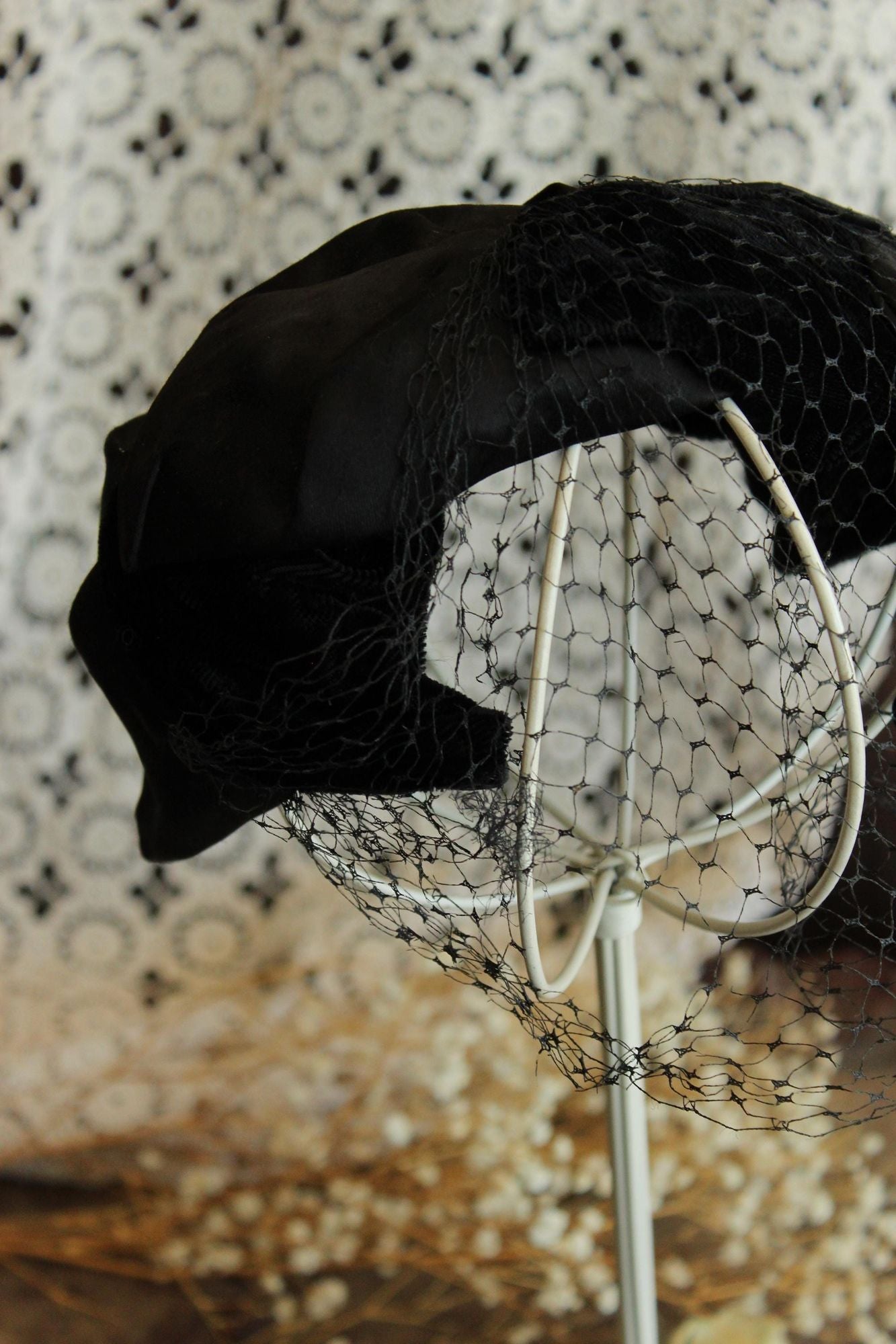 Vintage 1950s Black Satin and Velvet Curvette Hat With Birdcage Veil,