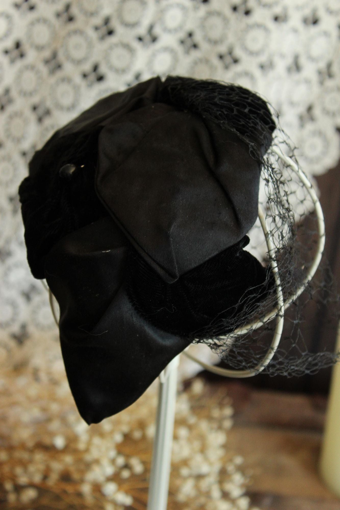 Vintage 1950s Black Satin and Velvet Curvette Hat With Birdcage Veil,