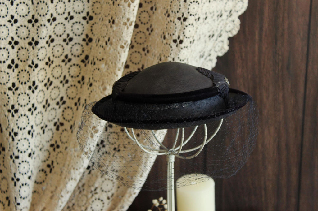 Vintage 1950 Navy Blue Woven Straw Tilt Hat with Veil