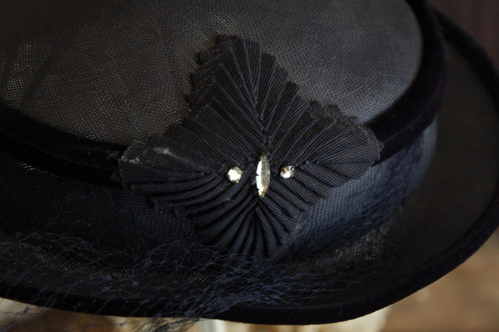 Vintage 1950 Navy Blue Woven Straw Tilt Hat with Veil