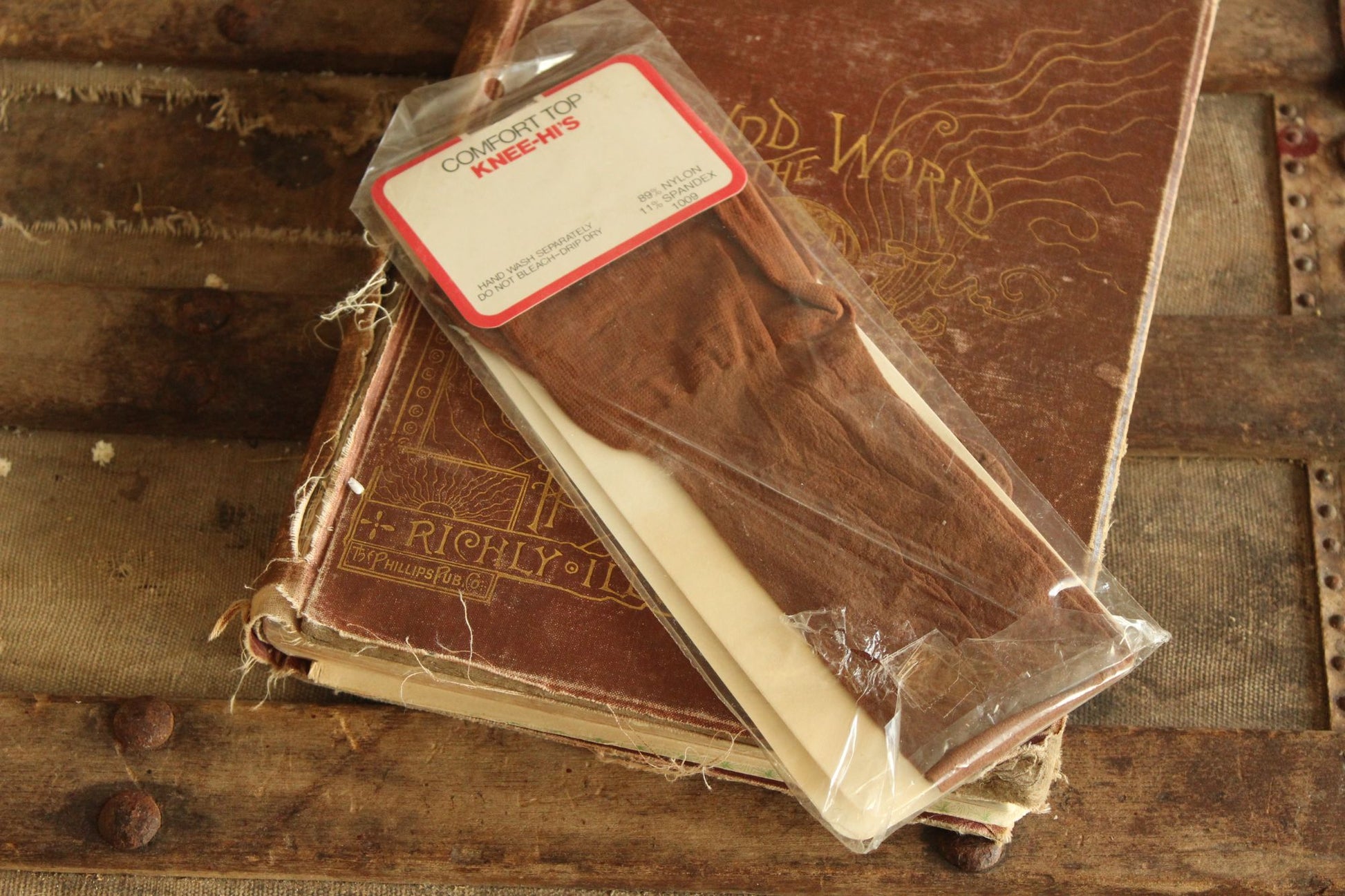 Vintage 1980s 1990s Knee High Stockings,in Suntan