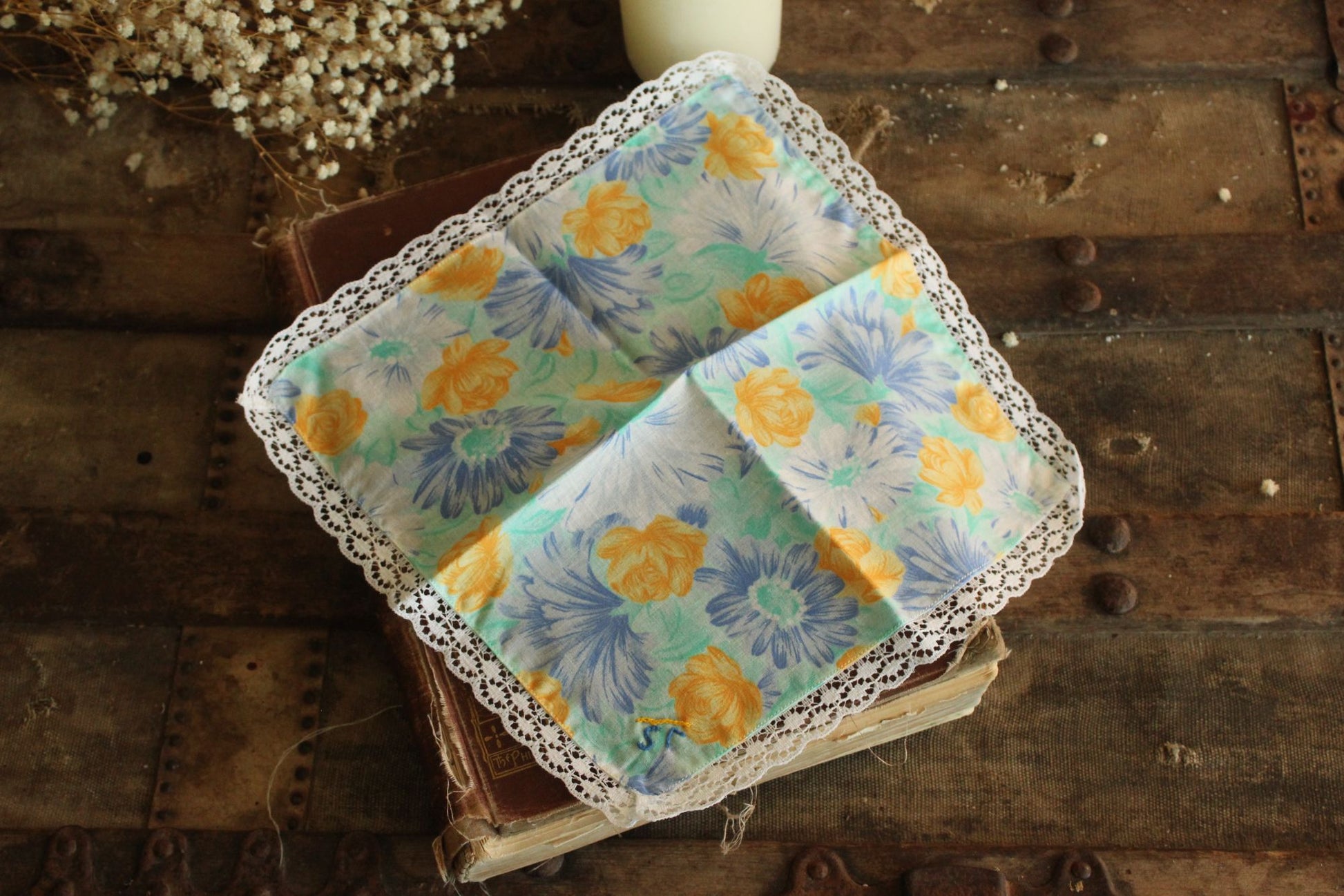 Vintage 1980s Floral Print Handkerchief