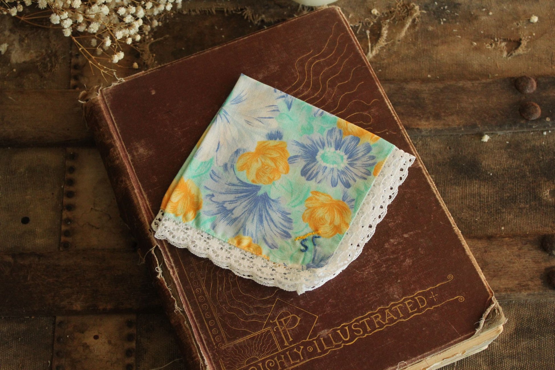 Vintage 1980s Floral Print Handkerchief