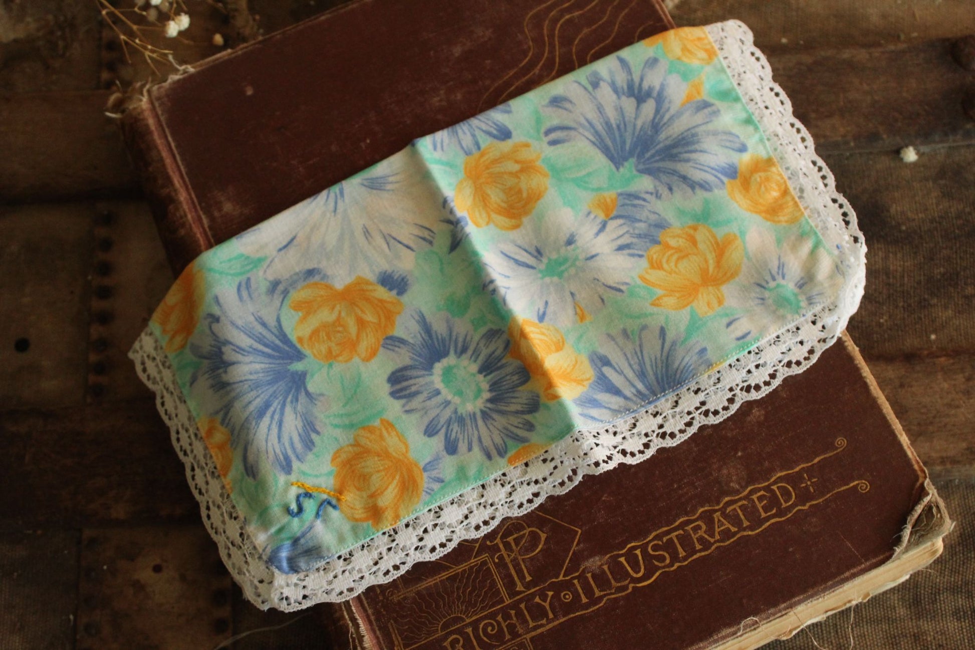 Vintage 1980s Floral Print Handkerchief