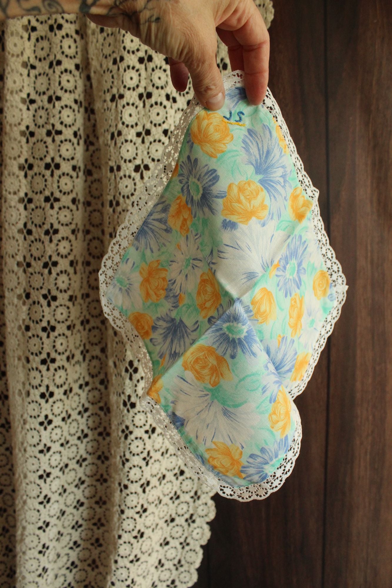 Vintage 1980s Floral Print Handkerchief