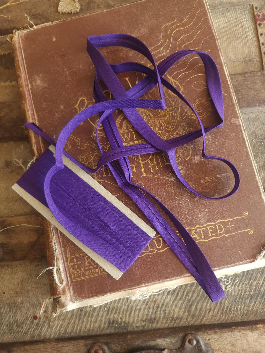 Vintage 1970s Purple Bias Tape Trim: 1/2" Wide Scroll, 3 and 1/3 Yards Piece