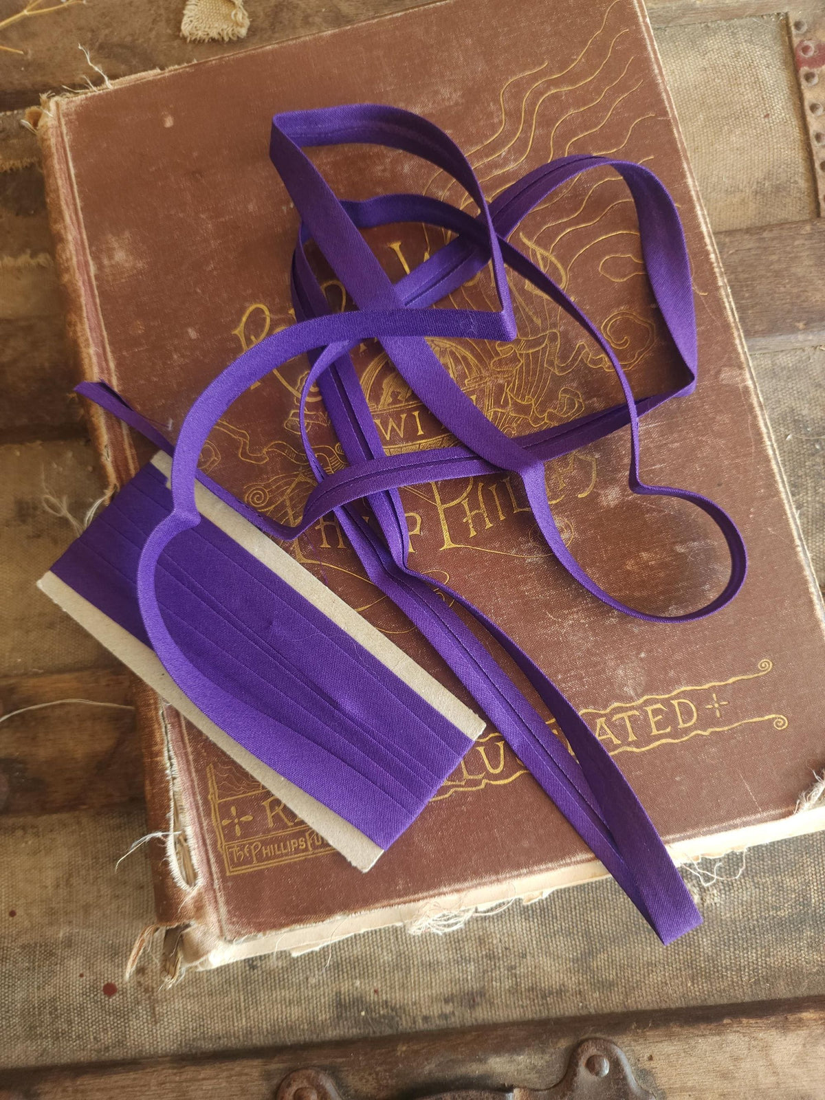 Vintage 1970s Purple Bias Tape Trim: 1/2" Wide Scroll, 3 and 1/3 Yards Piece