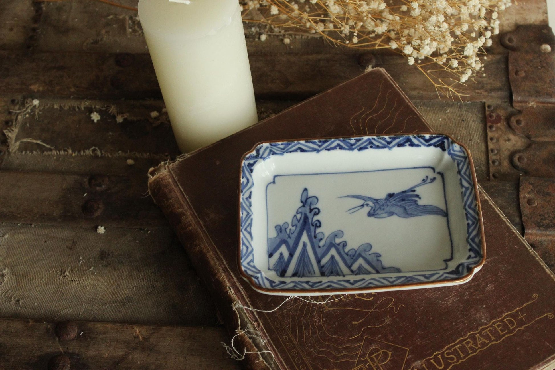 Vintage Antique 1800s Blue and White Sometsuke Plate