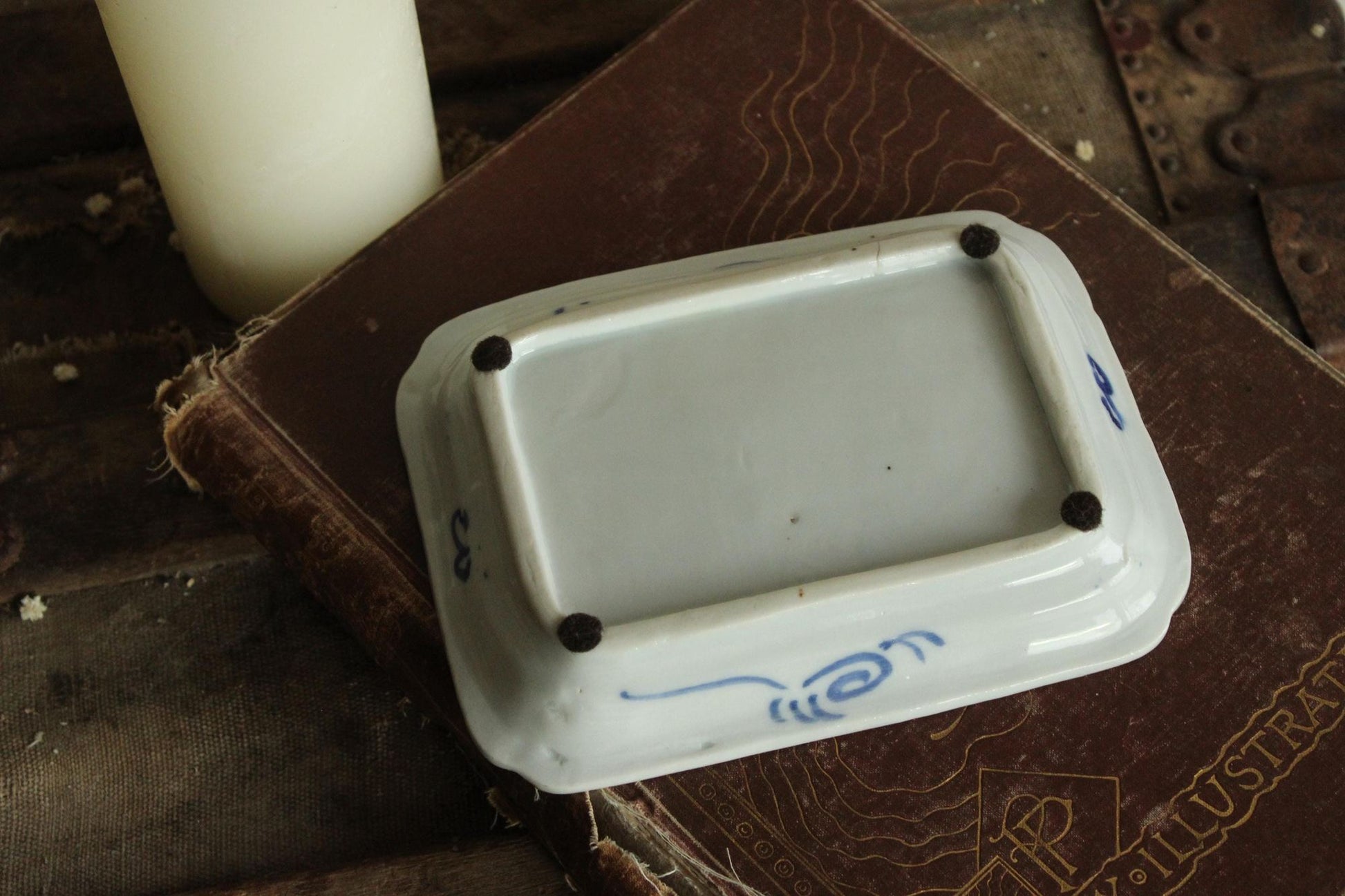 Vintage Antique 1800s Blue and White Sometsuke Plate