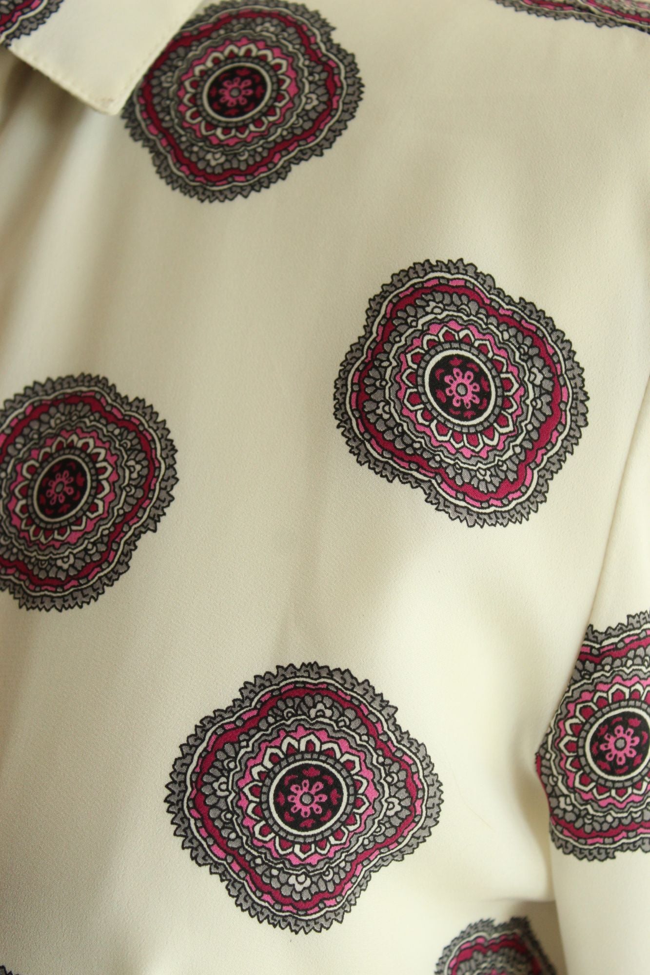 Vintage 1980s 1990s White and Purple Mandala Type Blouse