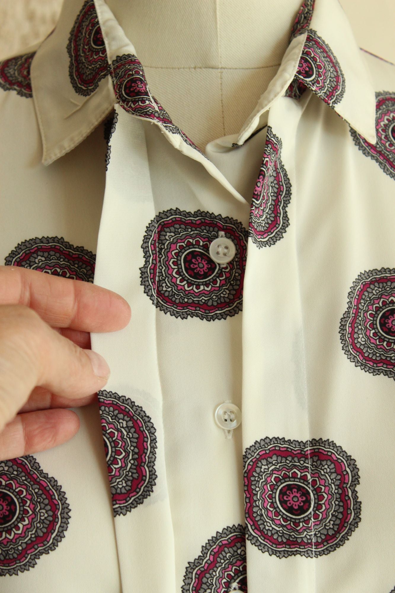 Vintage 1980s 1990s White and Purple Mandala Type Blouse