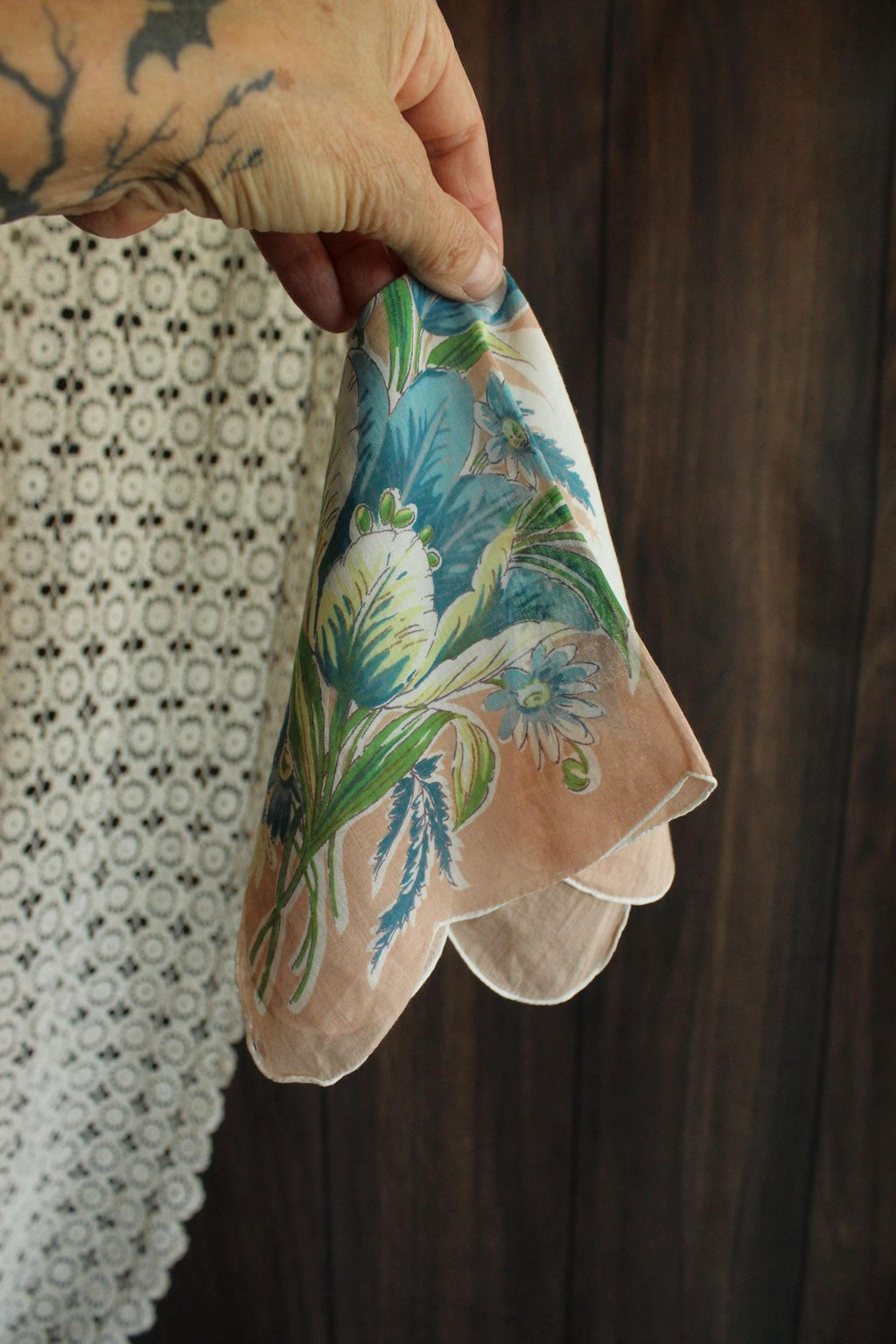 Vintage 1950s Blue Tulip Flower Print Cotton Hankie
