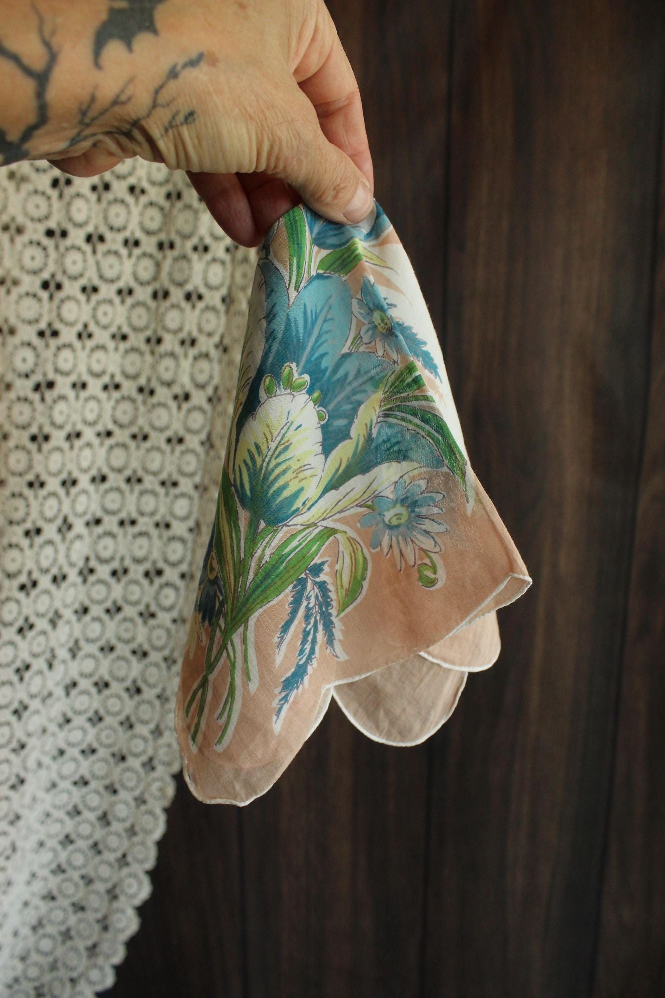 Vintage 1950s Blue Tulip Flower Print Cotton Hankie