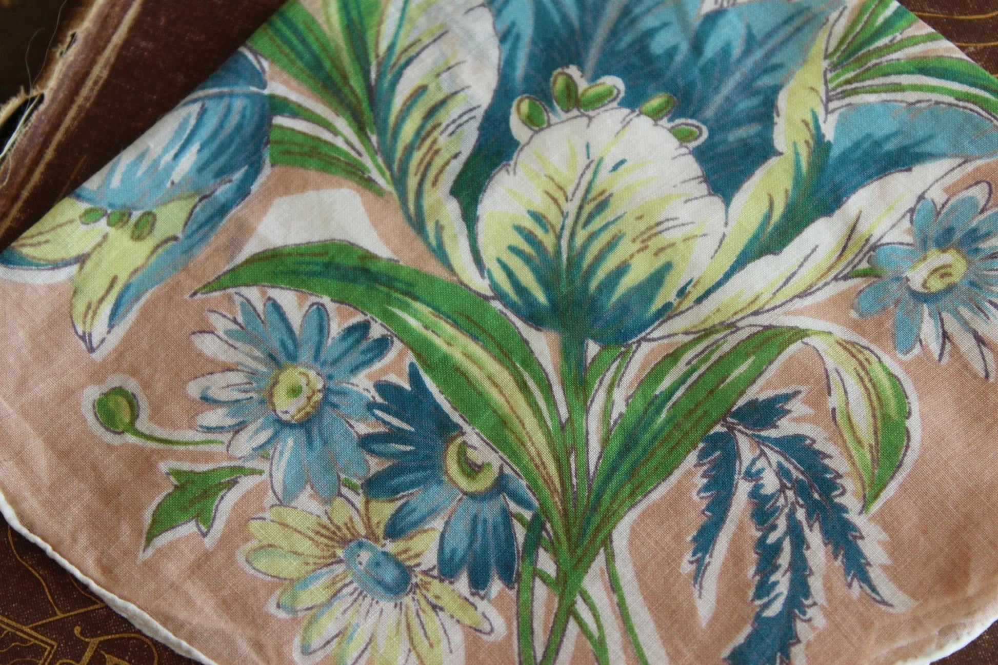Vintage 1950s Blue Tulip Flower Print Cotton Hankie