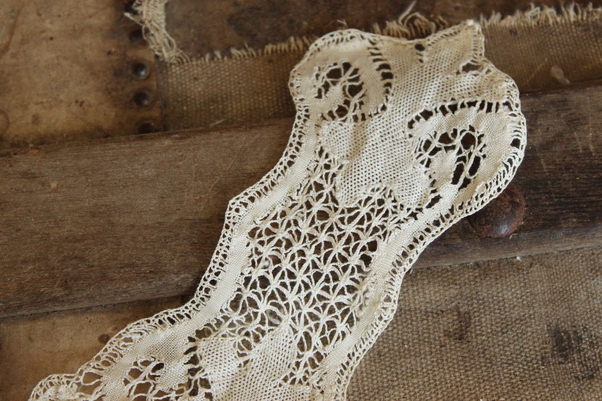 Antique Ivory Cotton Lace Collar Appliques.