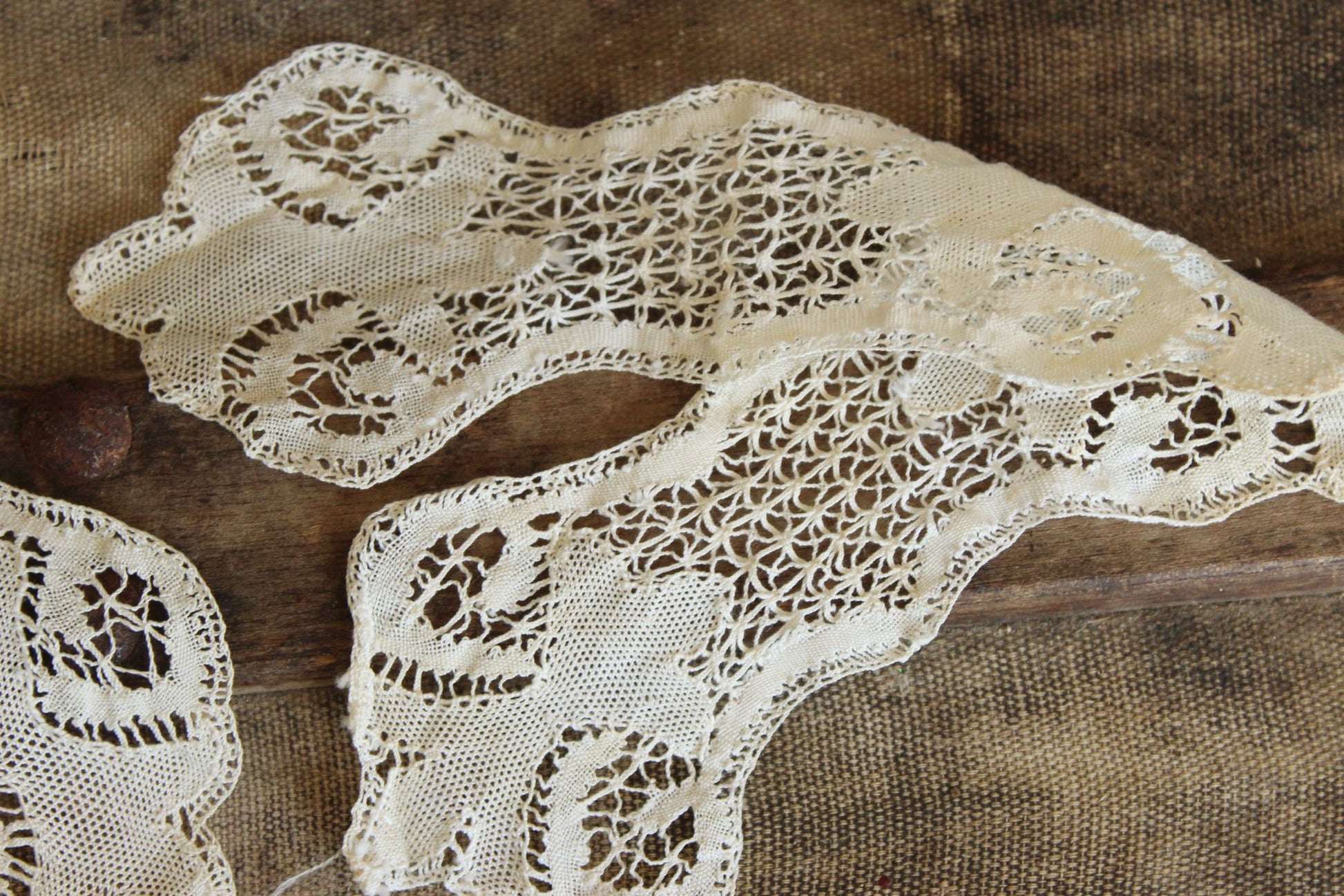Antique Ivory Cotton Lace Collar Appliques.