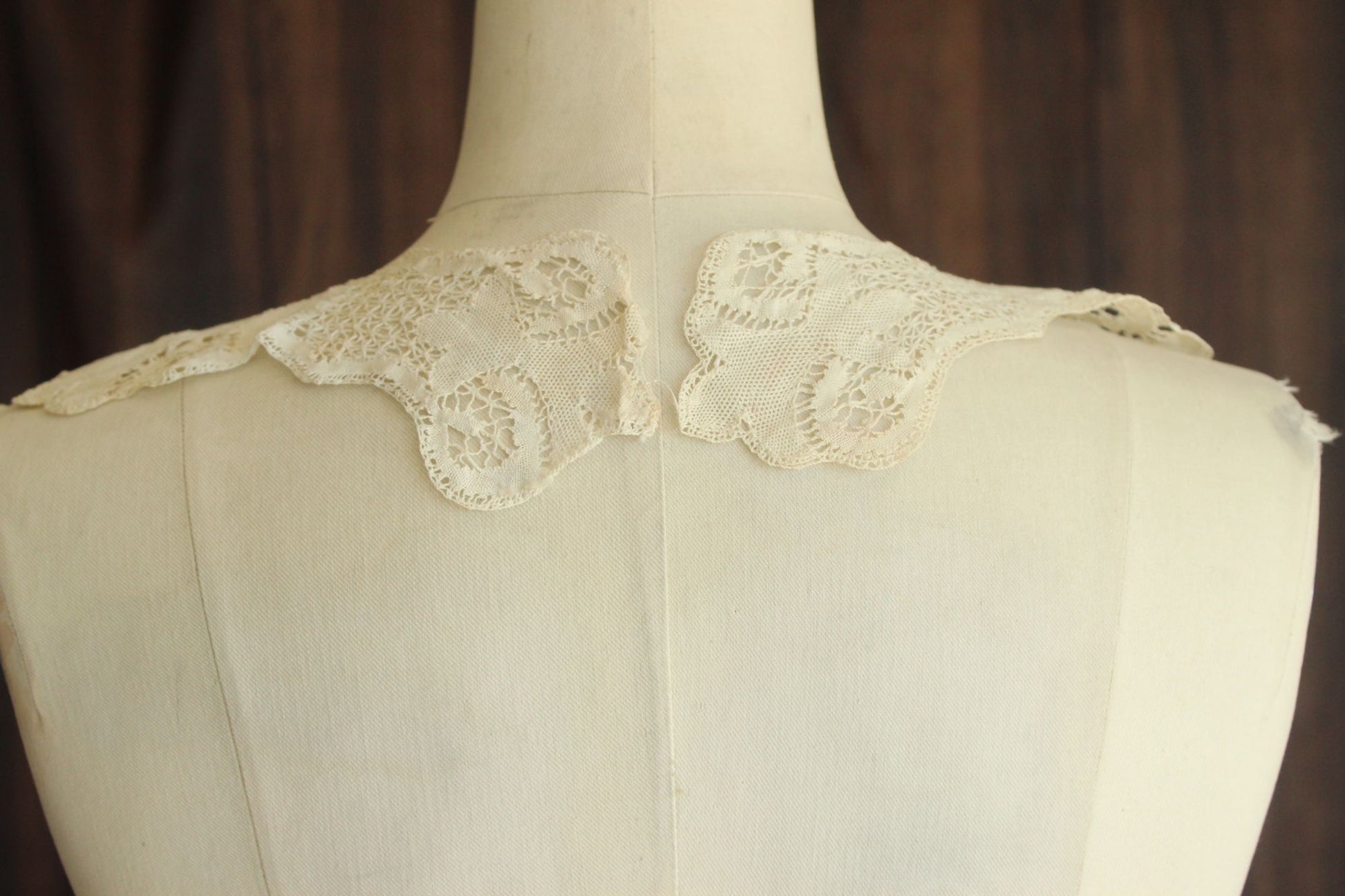 Antique Ivory Cotton Lace Collar Appliques.