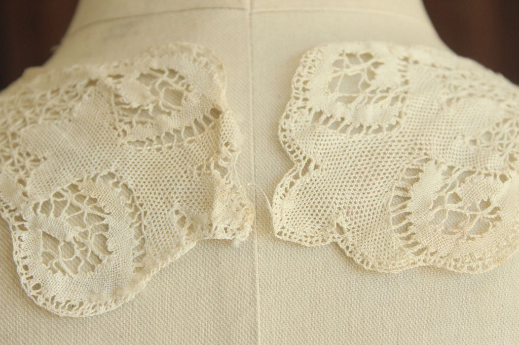 Antique Ivory Cotton Lace Collar Appliques.