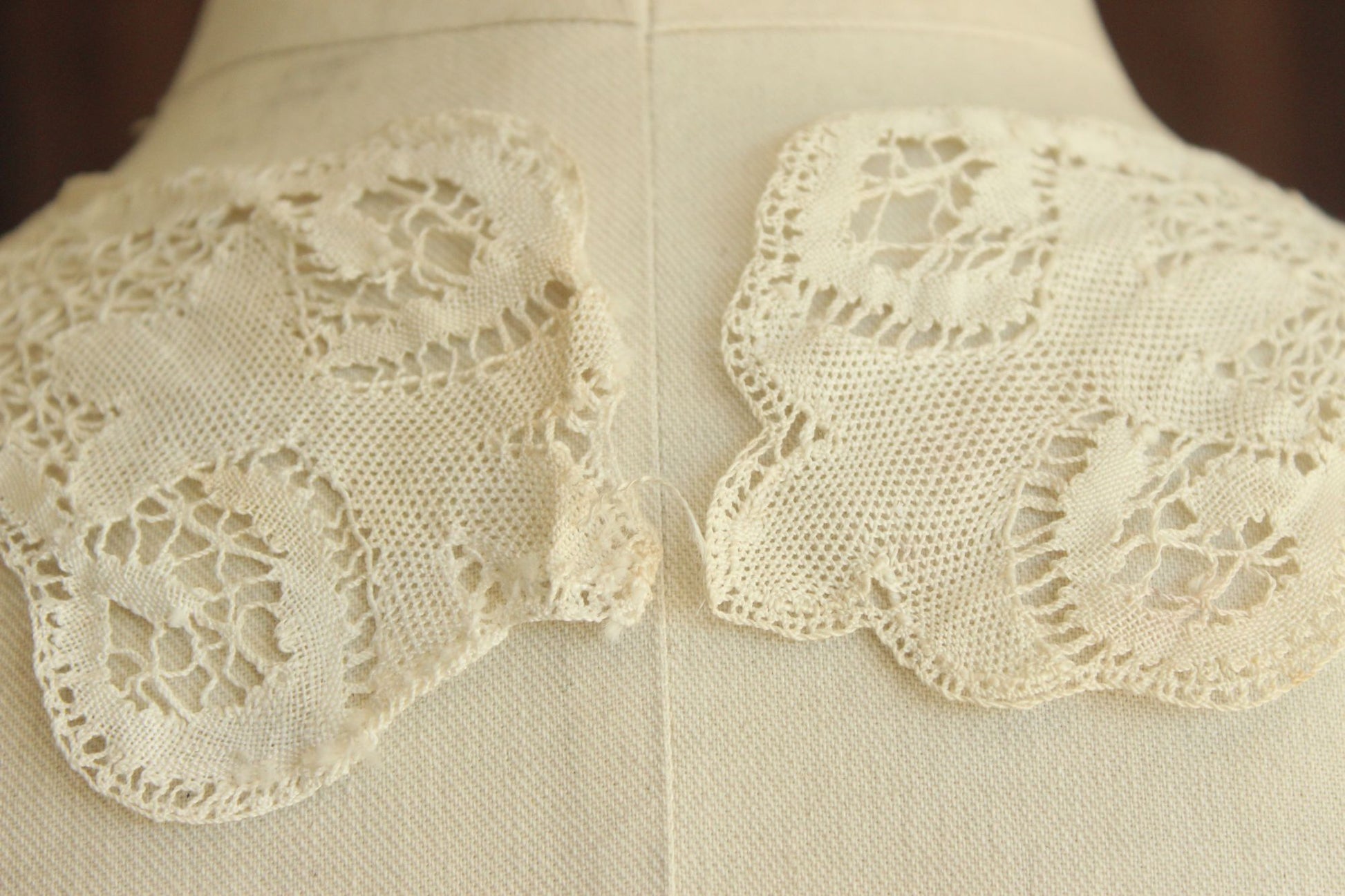 Antique Ivory Cotton Lace Collar Appliques.