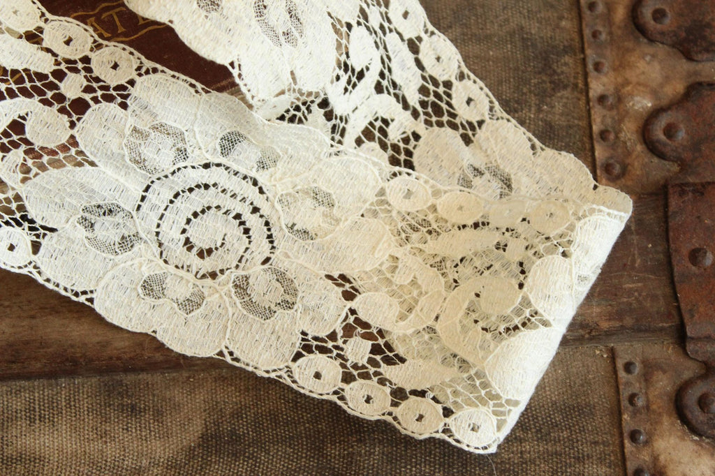 Vintage Lace Trim, Ivory Floral Pattern 3" Wide, 1 yard plus 27 inches long piece