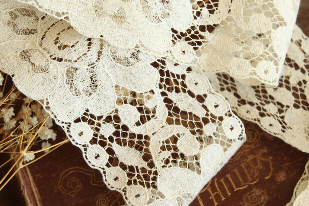 Vintage Lace Trim, Ivory Floral Pattern 3" Wide, 1 yard plus 27 inches long piece