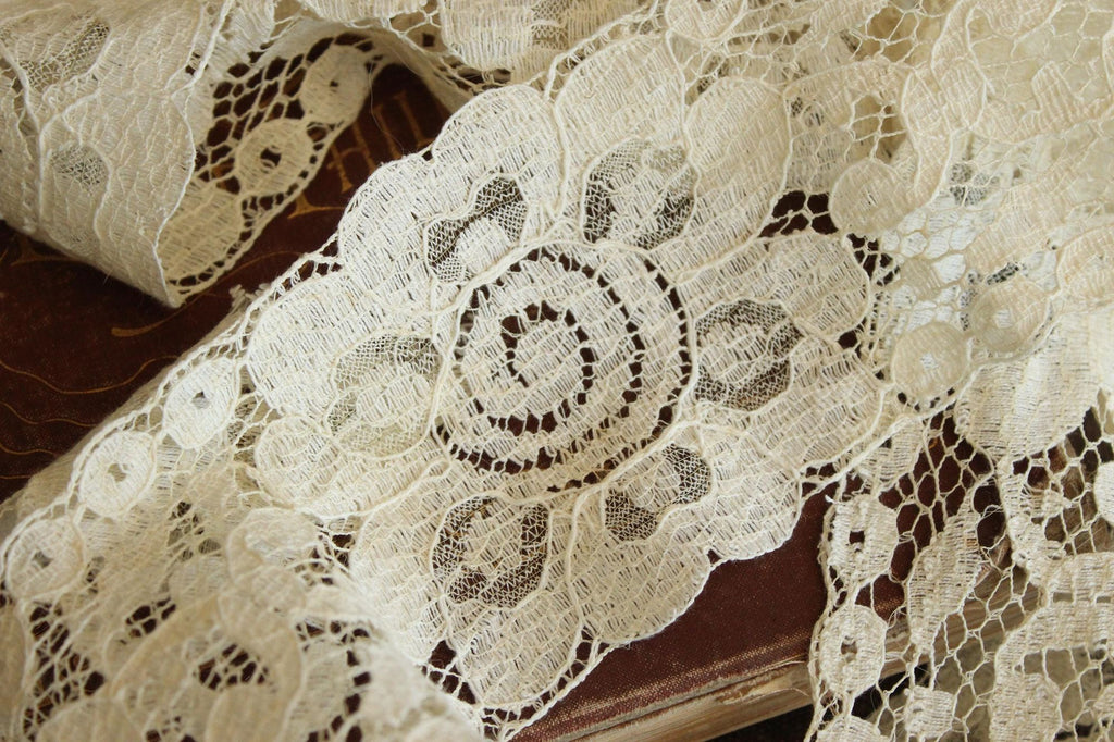 Vintage Lace Trim, Ivory Floral Pattern 3" Wide, 1 yard plus 27 inches long piece