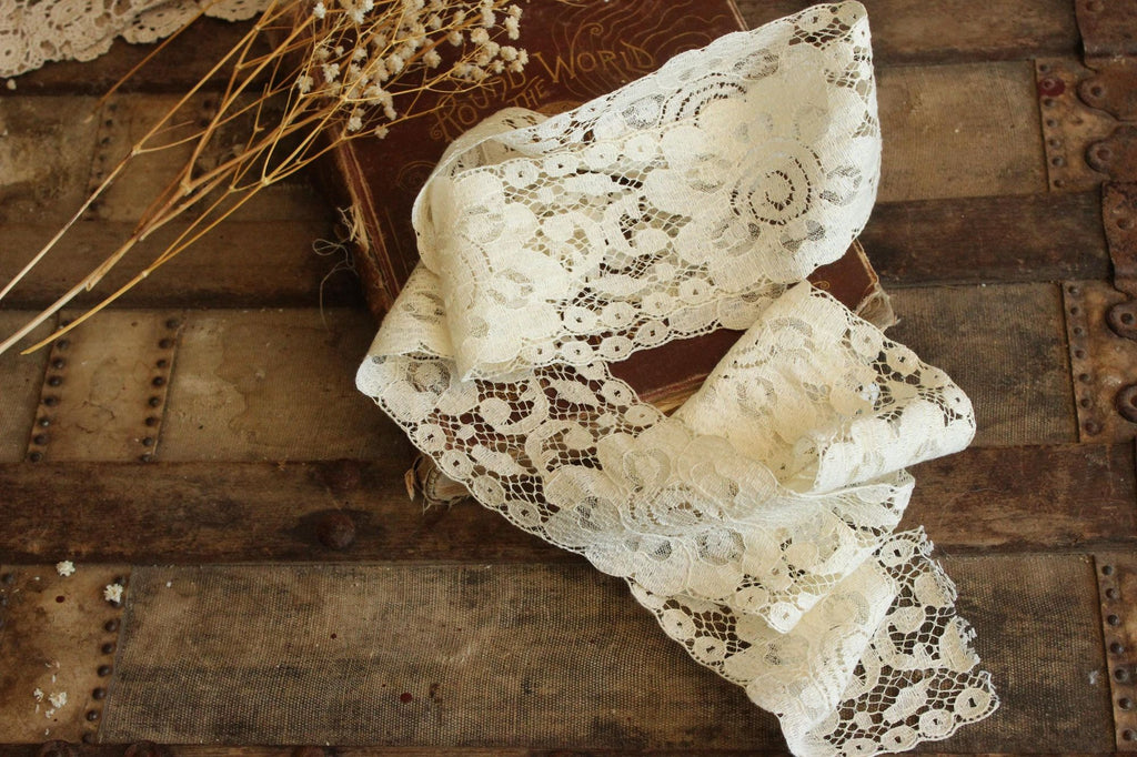 Vintage Lace Trim, Ivory Floral Pattern 3" Wide, 1 yard plus 27 inches long piece