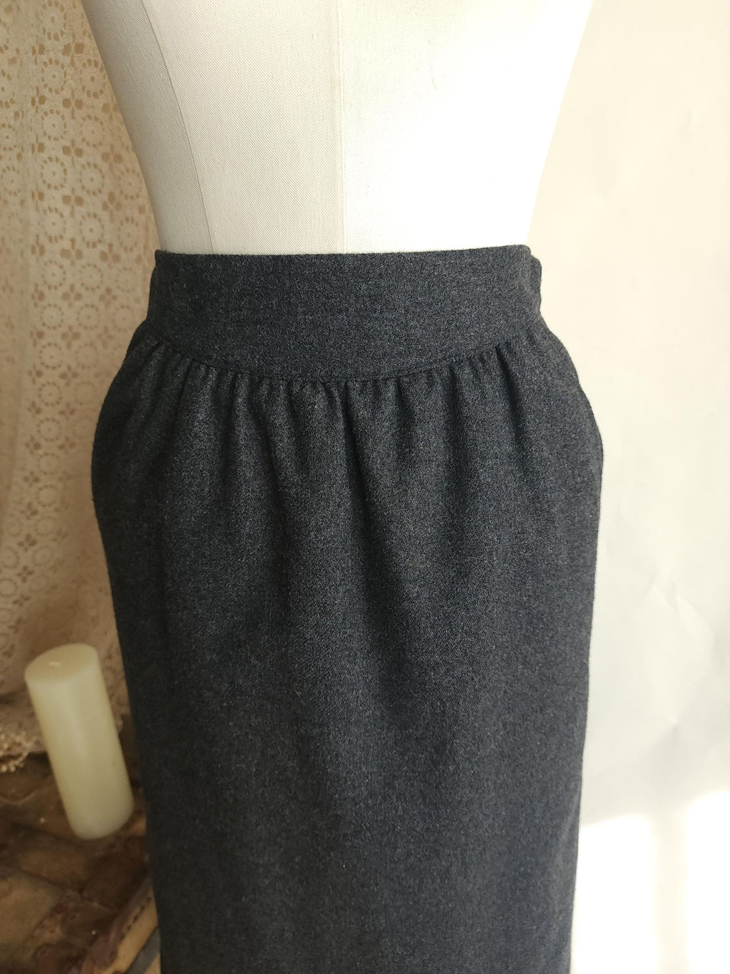 Vintage 1970s 1980s Gray Wool Pencil Skirt with Pockets