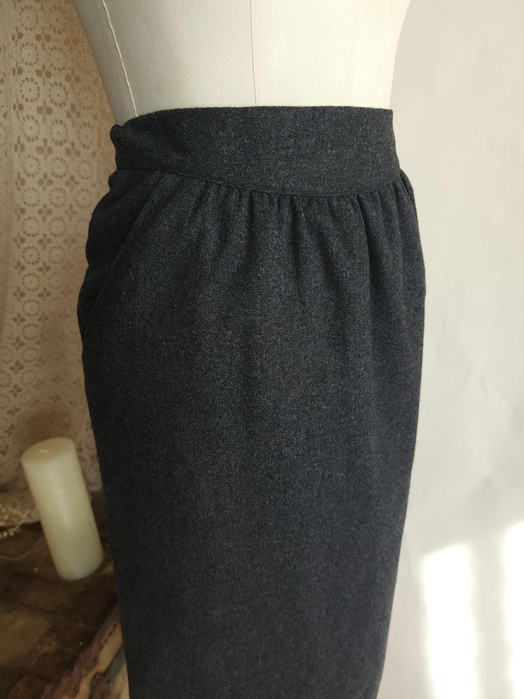 Vintage 1970s 1980s Gray Wool Pencil Skirt with Pockets