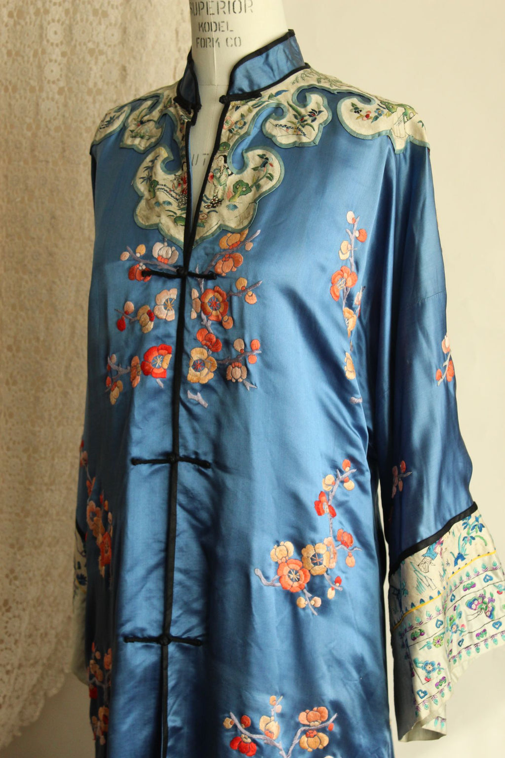 Vintage 1920s Antique Blue Embroidered Silk Chinese Robe