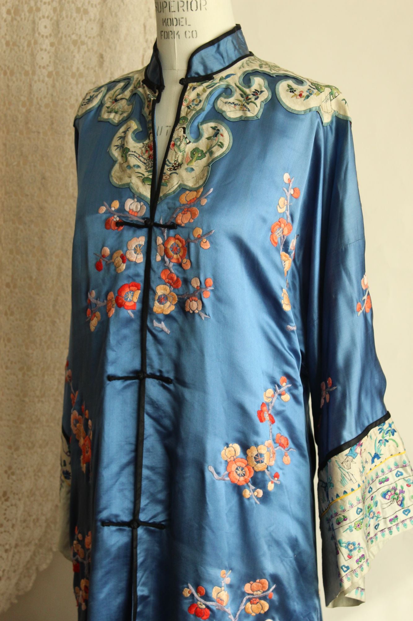 Vintage 1920s Antique Blue Embroidered Silk Chinese Robe