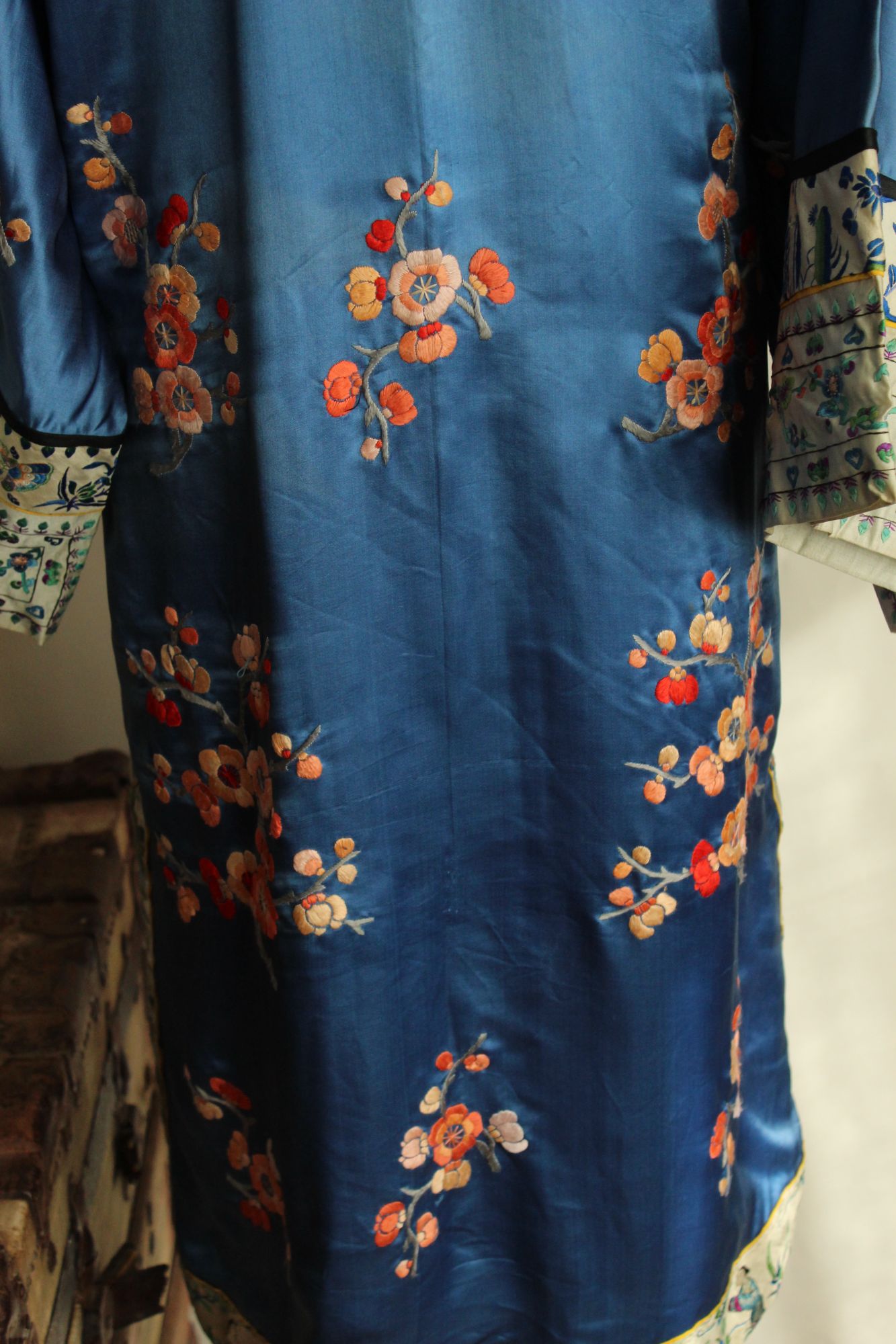 Vintage 1920s Antique Blue Embroidered Silk Chinese Robe