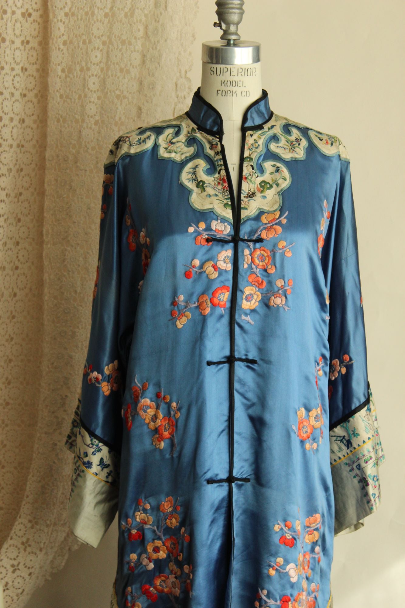 Vintage 1920s Antique Blue Embroidered Silk Chinese Robe