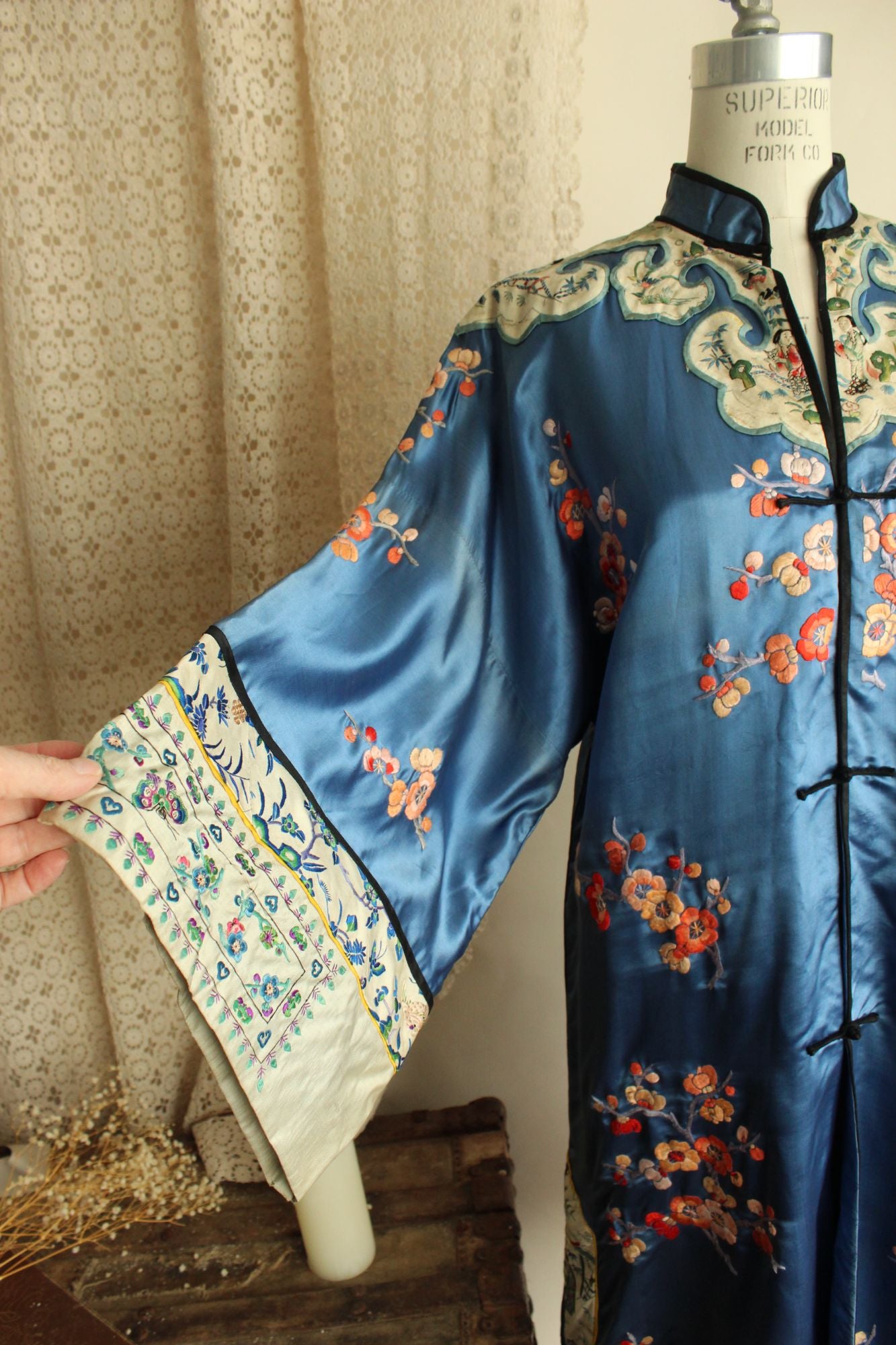 Vintage 1920s Antique Blue Embroidered Silk Chinese Robe