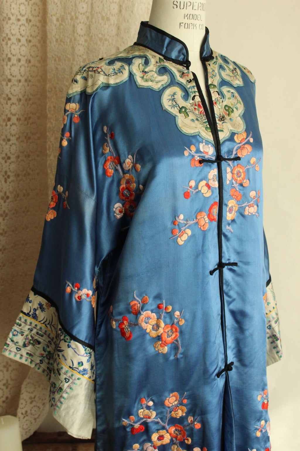 Vintage 1920s Antique Blue Embroidered Silk Chinese Robe
