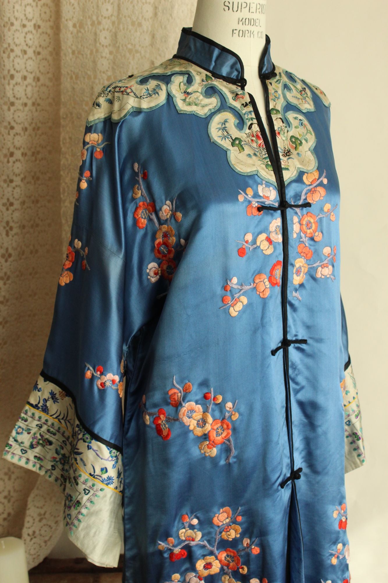 Vintage 1920s Antique Blue Embroidered Silk Chinese Robe