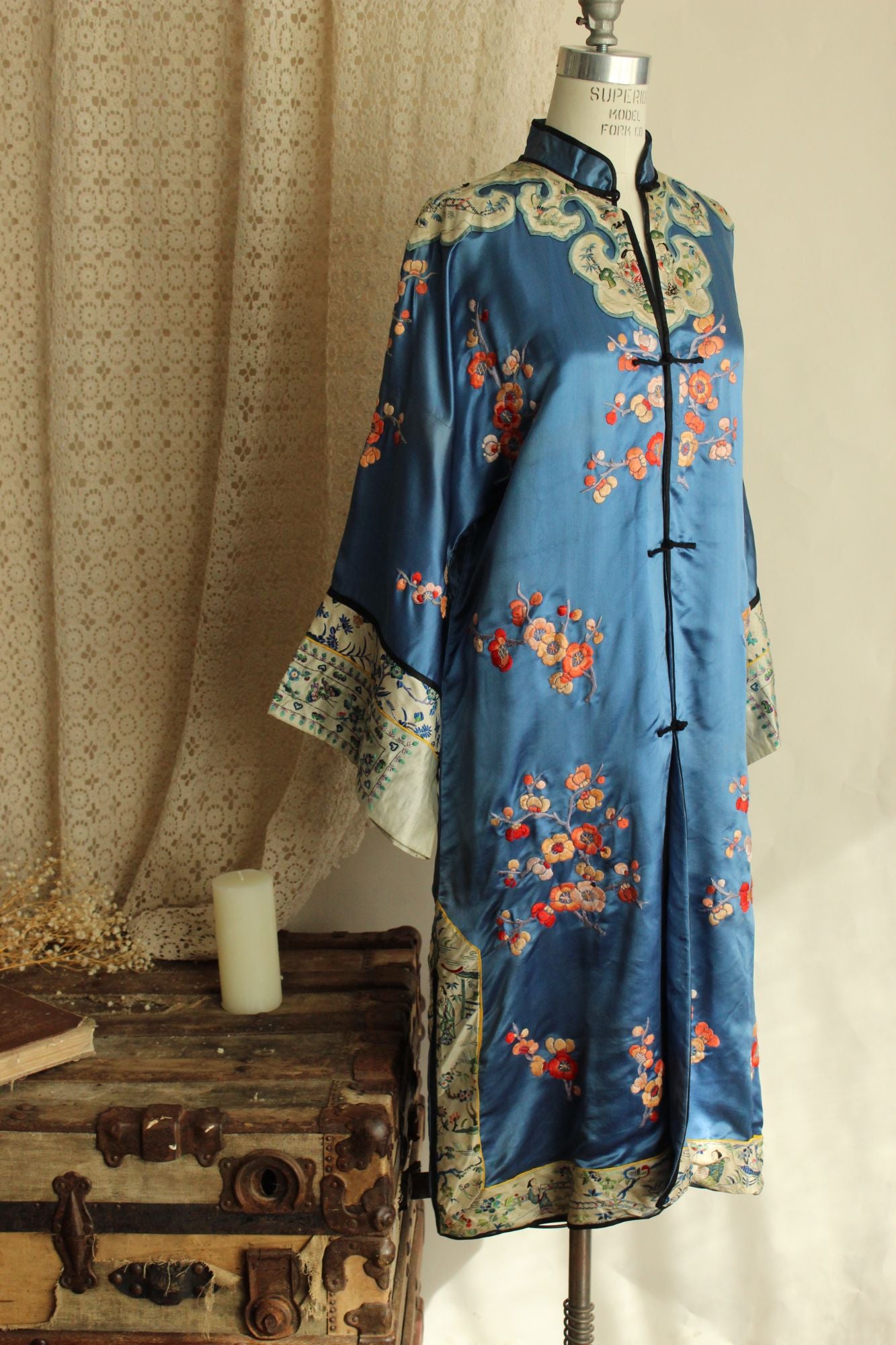 Vintage 1920s Antique Blue Embroidered Silk Chinese Robe