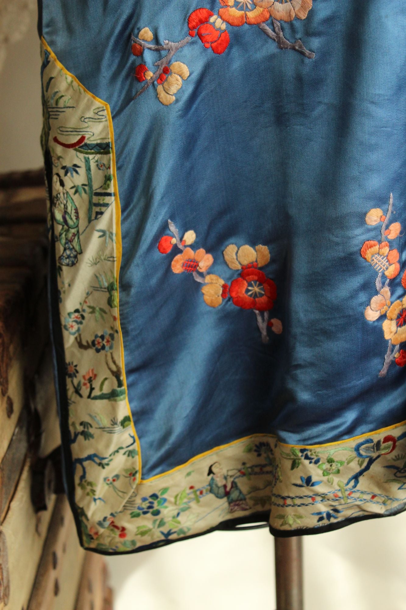 Vintage 1920s Antique Blue Embroidered Silk Chinese Robe