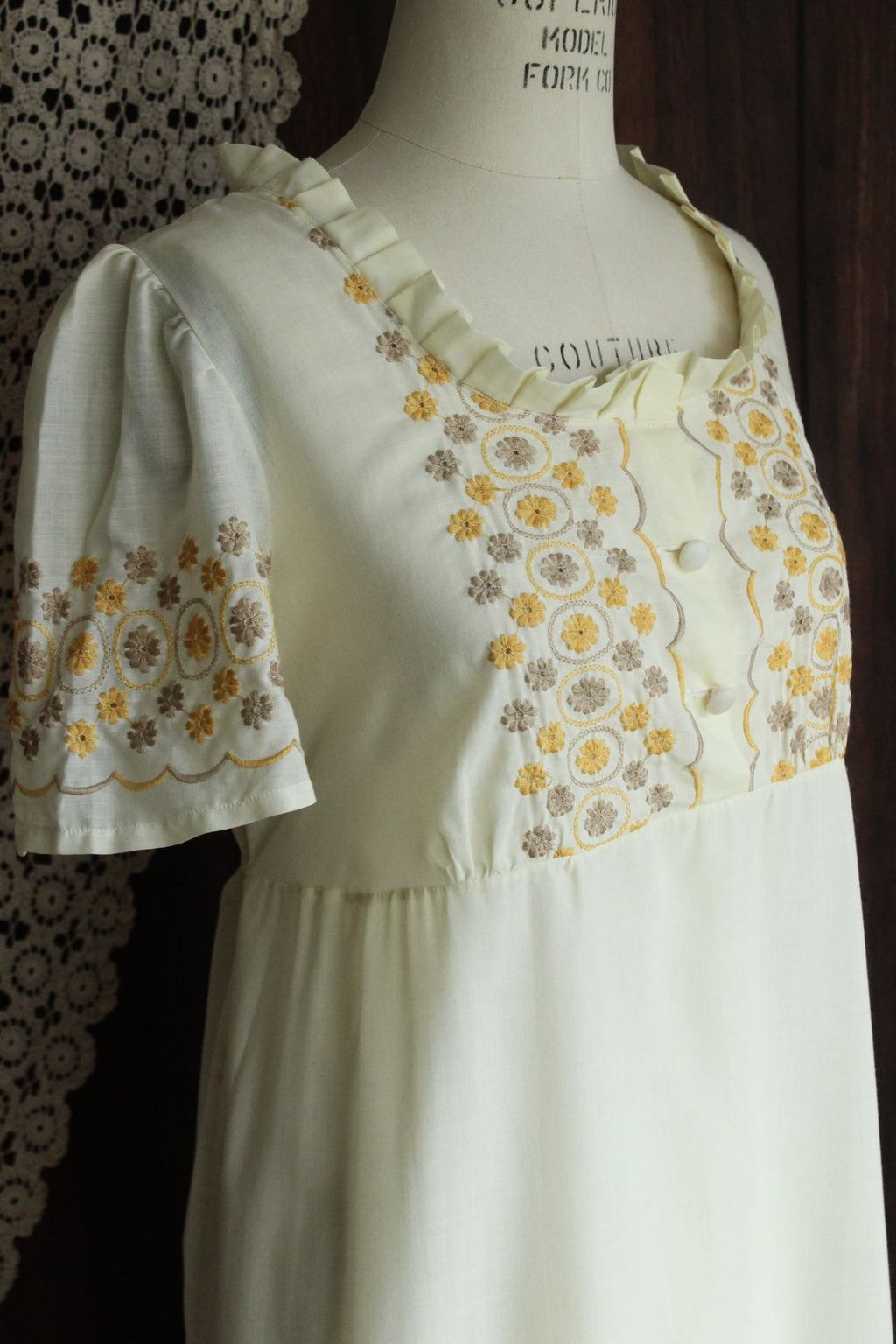 Vintage 1970s Yellow Embroidered Boho Maxidress
