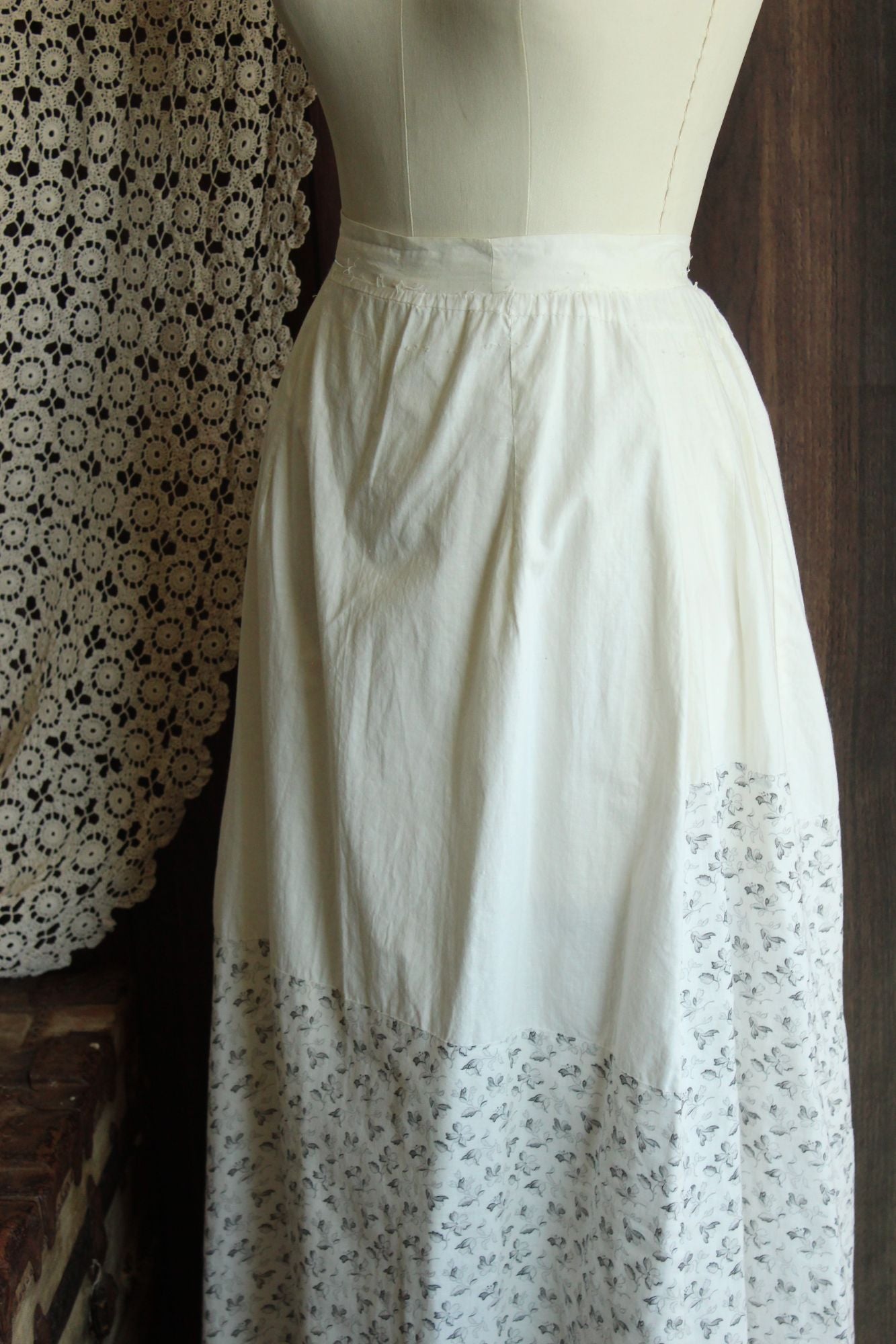 Vintage Antique 1890s Victorian Gray and White Floral Cotton Skirt