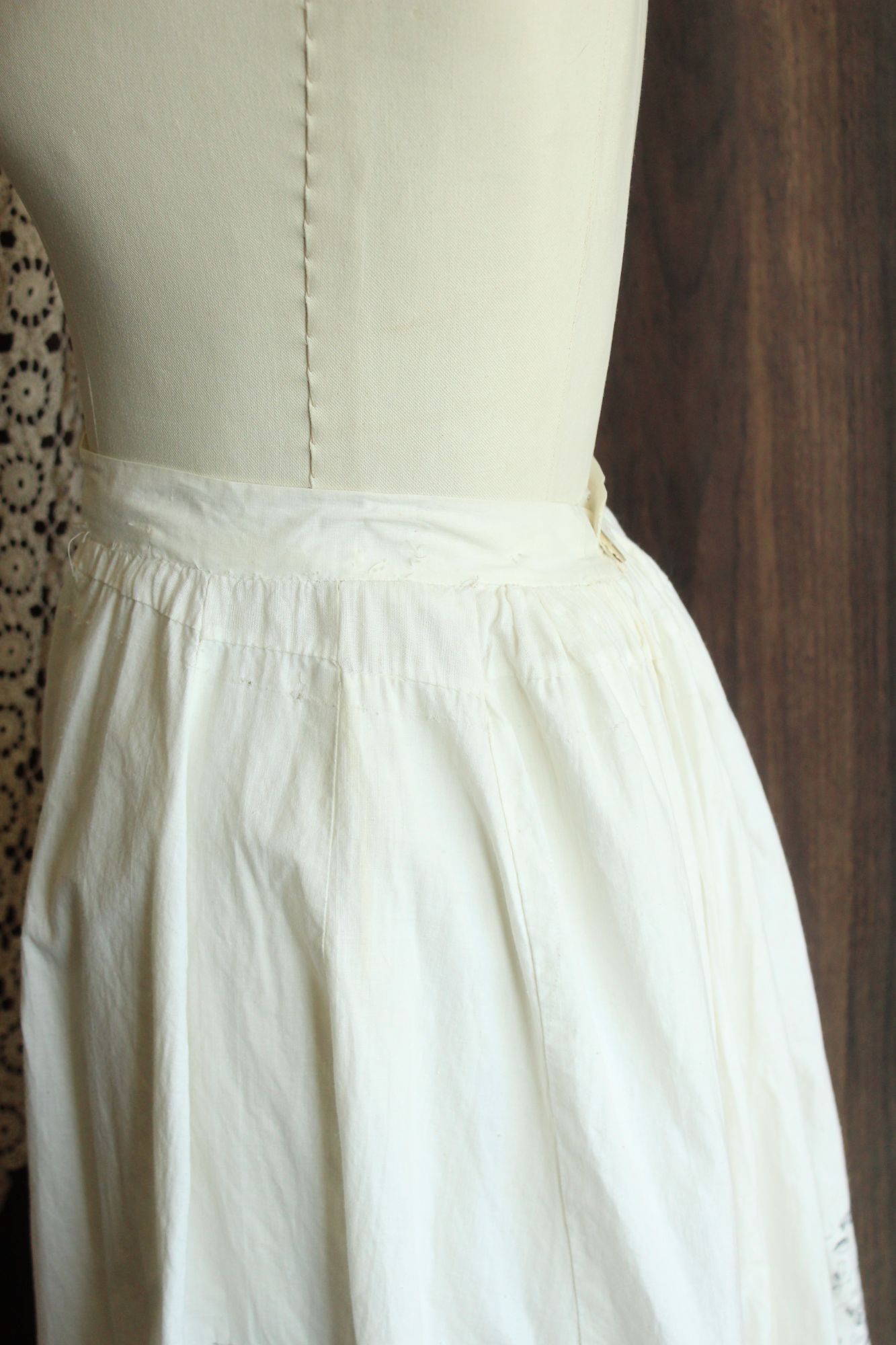 Vintage Antique 1890s Victorian Gray and White Floral Cotton Skirt