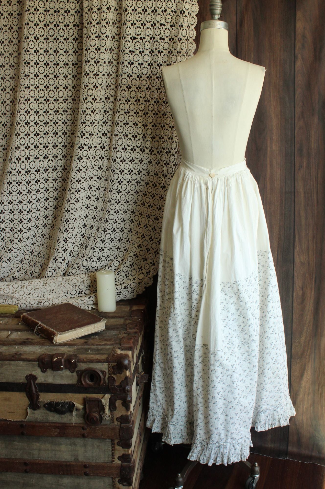 Vintage Antique 1890s Victorian Gray and White Floral Cotton Skirt