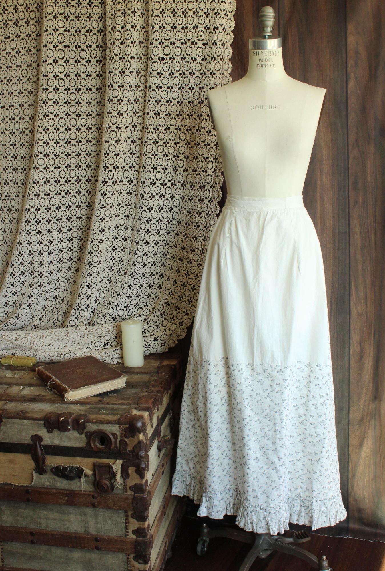 Vintage Antique 1890s Victorian Gray and White Floral Cotton Skirt
