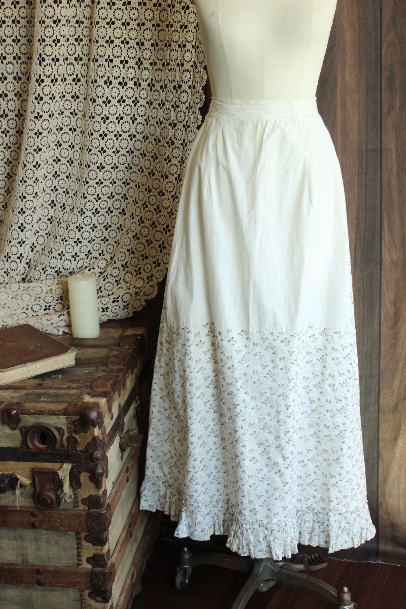 Vintage Antique 1890s Victorian Gray and White Floral Cotton Skirt