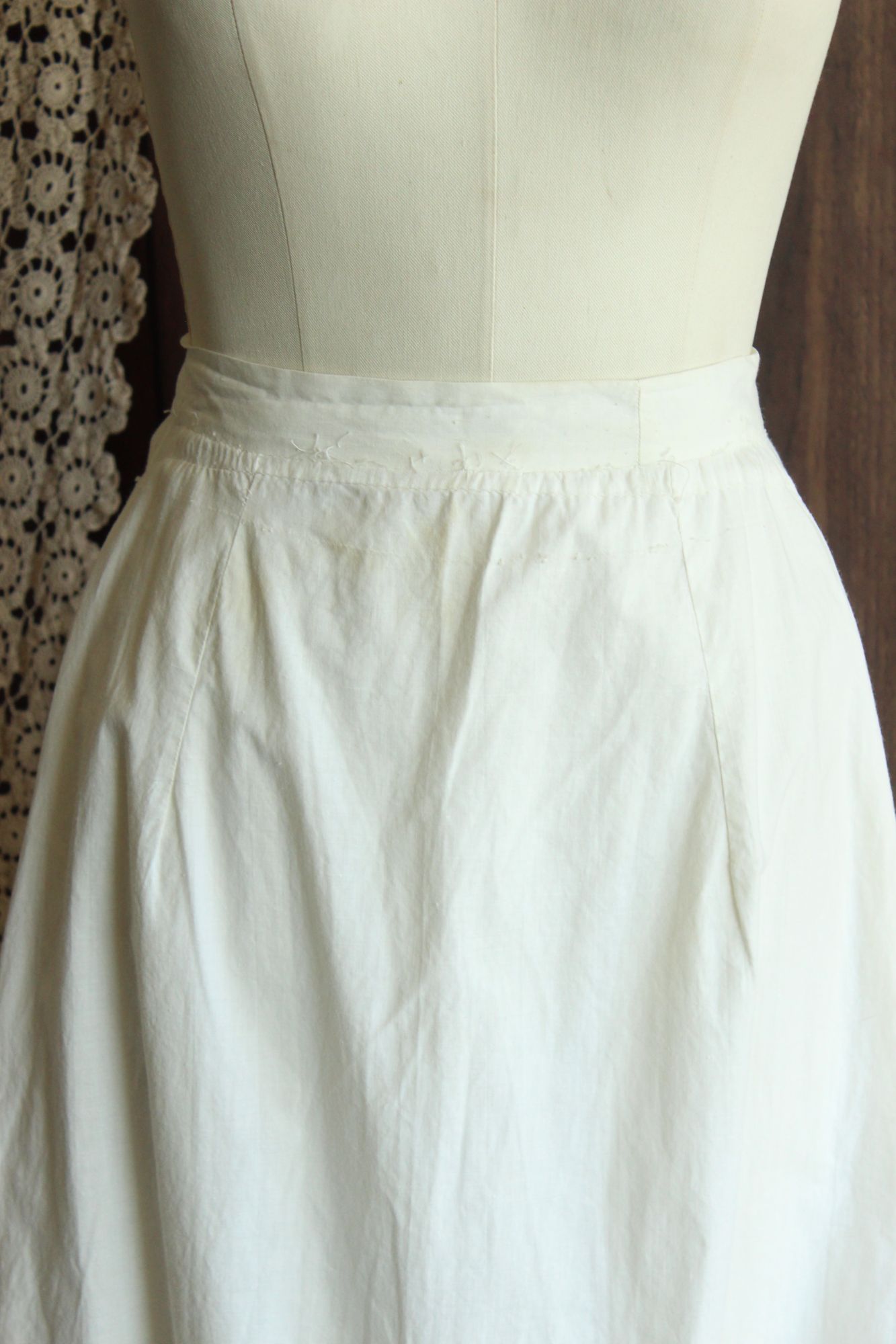 Vintage Antique 1890s Victorian Gray and White Floral Cotton Skirt